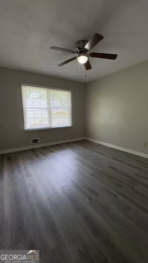Bedroom - 1050 Forest Heights Rd, Stone Mountain, GA 30083 photo 3 of 8
