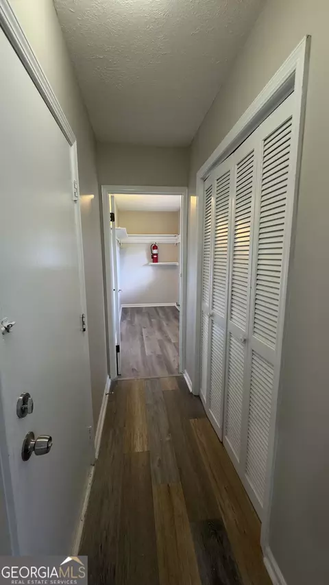 Entry Way - 1050 Forest Heights Rd, Stone Mountain, GA 30083 photo 2 of 6