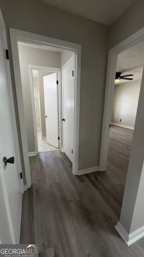Entry Way - 1050 Forest Heights Rd, Stone Mountain, GA 30083 photo 3 of 6