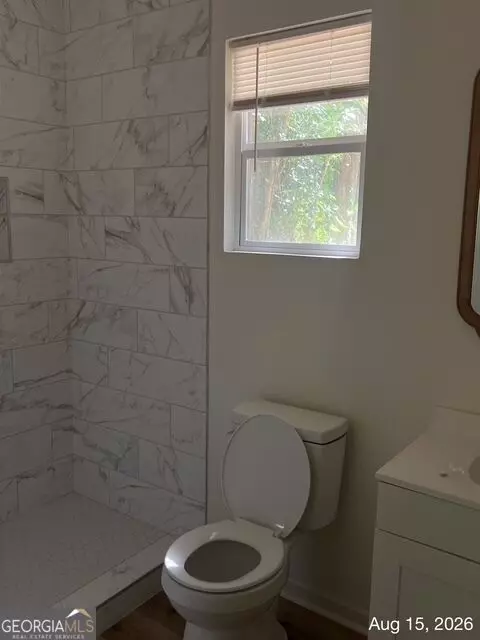 Bath - 345 Prather Bridge Rd, Toccoa, GA 30577 photo 2 of 2