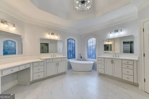 7040 Laurel Oak Dr, Suwanee, GA 30024