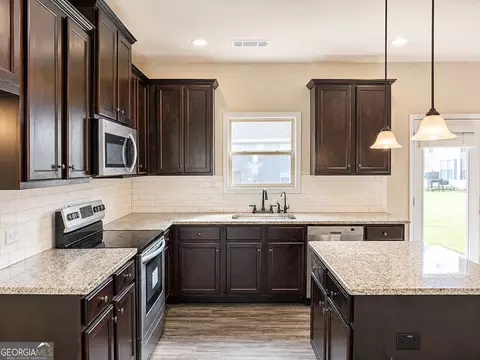 Kitchen - 2277 Church St, Hampton, GA 30228 photo 1 of 2
