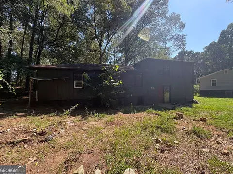 Exterior - 7126 Pineview Dr, Covington, GA 30014 photo 2 of 2