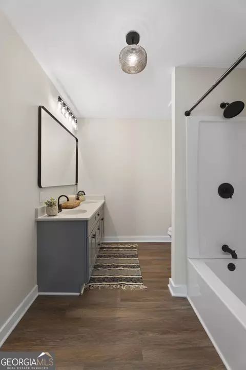 Bath - 92 Circle St, Forsyth, GA 31029 photo 3 of 5