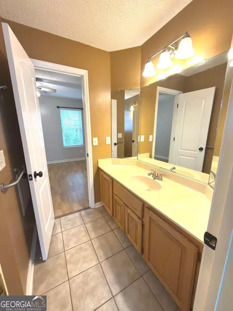 Bath - 326 Silver Cir, Warner Robins, GA 31093 photo 6 of 7