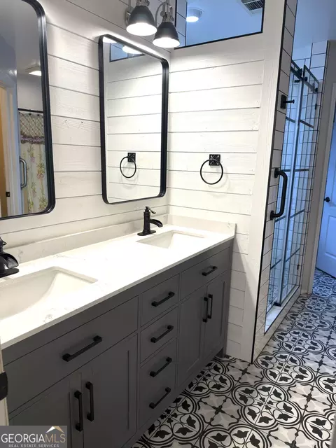 Bath - 326 Silver Cir, Warner Robins, GA 31093 photo 3 of 7