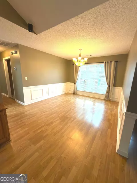 Dining - 326 Silver Cir, Warner Robins, GA 31093 photo 1 of 2