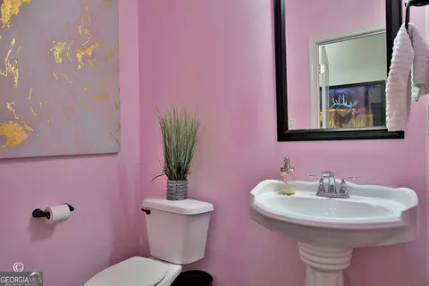 Bath - 907 Big Sky Dr, Hamilton, GA 31811 photo 1 of 4