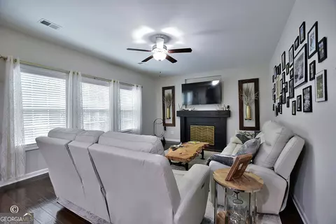Living - 907 Big Sky Dr, Hamilton, GA 31811 photo 1 of 1