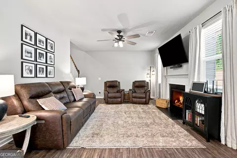 Living - 617 Edgemore Rd, Canton, GA 30114 photo 2 of 2