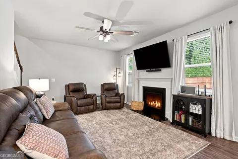 Living - 617 Edgemore Rd, Canton, GA 30114 photo 1 of 2