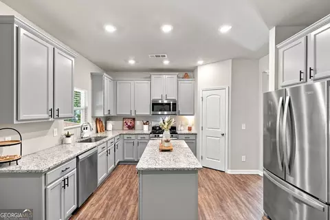 Kitchen - 617 Edgemore Rd, Canton, GA 30114 photo 2 of 3