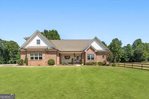 915 Pool Rd, Hiram, GA 30141