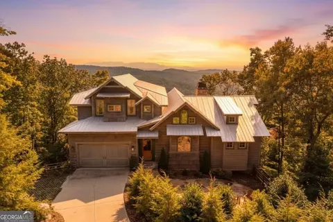 207 Utana Bluffs Trl, Ellijay, GA 30540