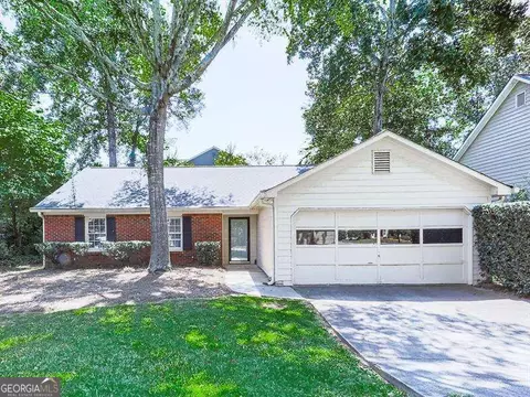 650 Radford Cir, Woodstock, GA 30188