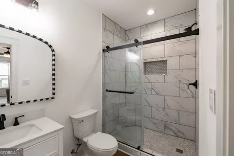 Bath - 105 Red Bluff Dr, Athens, GA 30607 photo 6 of 6