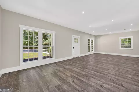 Living - 90 Edwin Smith Rd, Newnan, GA 30263 photo 4 of 7