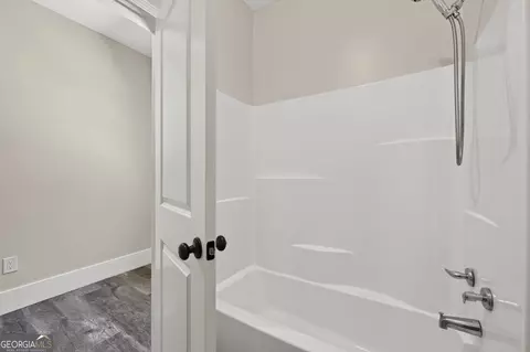 Bath - 90 Edwin Smith Rd, Newnan, GA 30263 photo 3 of 3