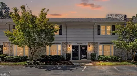 136 Peachtree Memorial Dr NW #RI 5, Atlanta, GA 30309