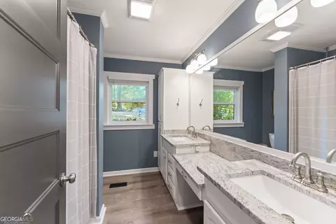 Bath - 4785 Perry Rd, Gainesville, GA 30506 photo 1 of 3