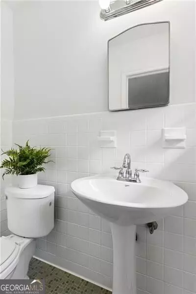 Bath - Undisclosed, Atlanta, GA 30338 photo 4 of 5