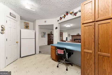 Kitchen - 350 Old River Rd, Cornelia, GA 30531 photo 3 of 4