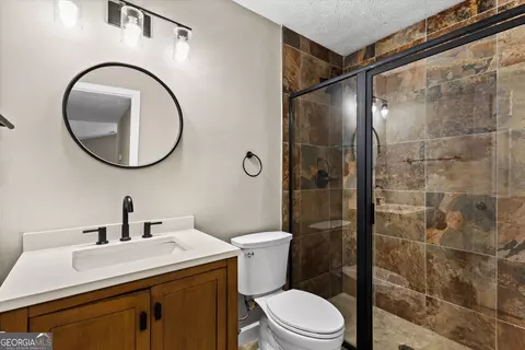 Bath - 3679 Ashbill Ct, Rex, GA 30273 photo 3 of 3