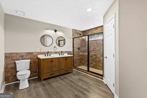 Bath - 3679 Ashbill Ct, Rex, GA 30273 photo 1 of 3