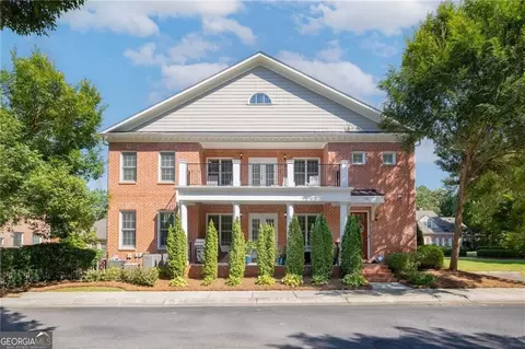 1881 Manor Est, Atlanta, GA 30341
