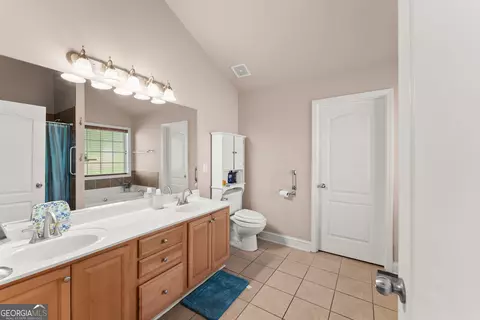 Bath - 286 Middle Fork Ln, Carnesville, GA 30521 photo 1 of 3