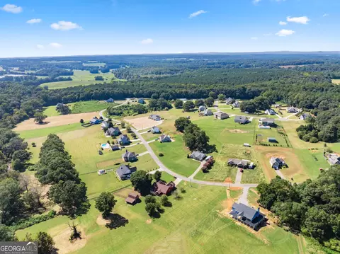View/Area - 286 Middle Fork Ln, Carnesville, GA 30521 photo 7 of 9