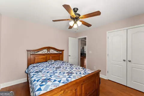 Bedroom - 286 Middle Fork Ln, Carnesville, GA 30521 photo 7 of 9