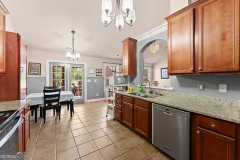 Kitchen - 286 Middle Fork Ln, Carnesville, GA 30521 photo 2 of 3