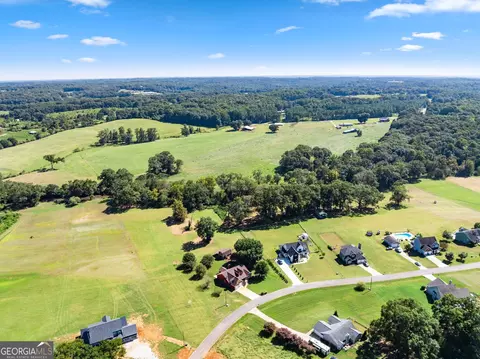 View/Area - 286 Middle Fork Ln, Carnesville, GA 30521 photo 6 of 9