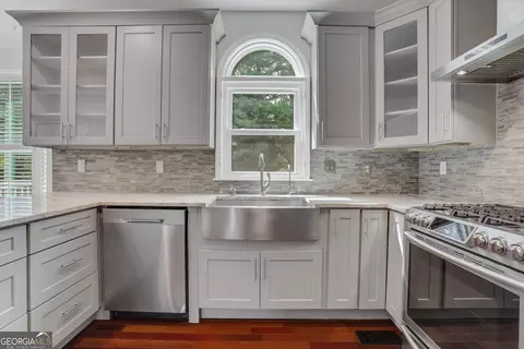 Kitchen - 2395 Devon Leigh Walk, Duluth, GA 30096 photo 2 of 6