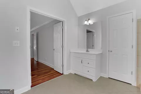 Bath - 2395 Devon Leigh Walk, Duluth, GA 30096 photo 5 of 9