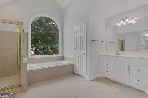 Bath - 2395 Devon Leigh Walk, Duluth, GA 30096 photo 3 of 9