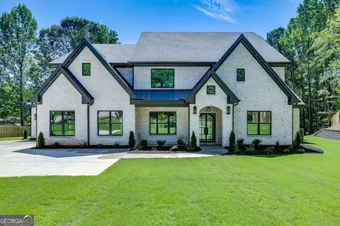 5222 L J Martin Dr, Gainesville, GA 30507