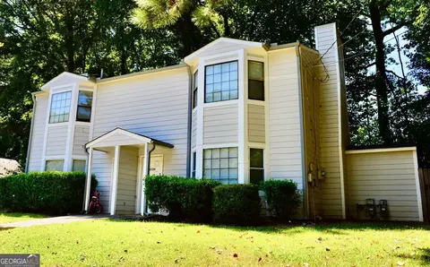 2124 Valley Oaks Dr SE, Smyrna, GA 30080