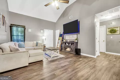 Entry Way - 108 Quail Trl, Jackson, GA 30233 photo 2 of 3