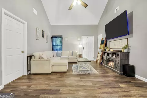 Entry Way - 108 Quail Trl, Jackson, GA 30233 photo 1 of 3
