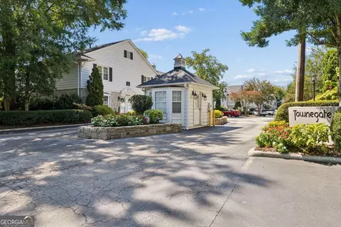 136 NW Peachtree Memorial Dr NW, Atlanta, GA 30309