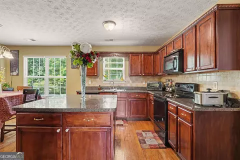 Kitchen - 266 Millstone Dr, Hampton, GA 30228 photo 1 of 5
