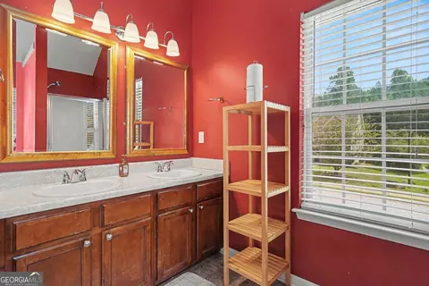 Bath - 266 Millstone Dr, Hampton, GA 30228 photo 1 of 4