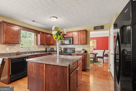 Kitchen - 266 Millstone Dr, Hampton, GA 30228 photo 5 of 5