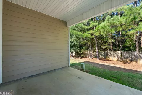 Exterior - 107 Lenox Cir, Lagrange, GA 30241 photo 6 of 9