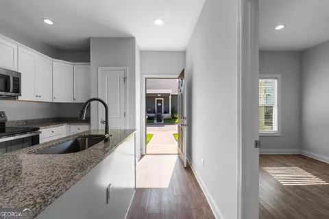 Entry Way - 107 Lenox Cir, Lagrange, GA 30241 photo 1 of 7