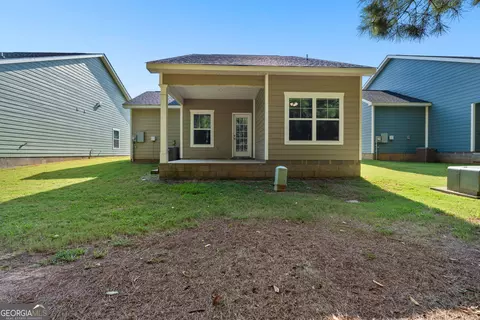 Exterior - 107 Lenox Cir, Lagrange, GA 30241 photo 8 of 9