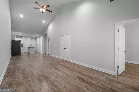 Entry Way - 107 Lenox Cir, Lagrange, GA 30241 photo 5 of 7