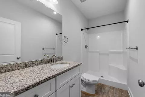 Bath - 107 Lenox Cir, Lagrange, GA 30241 photo 1 of 2